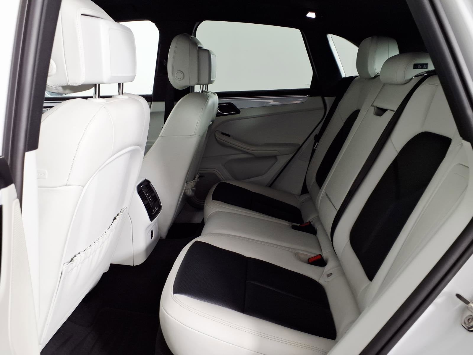 2023 Porsche Macan T
