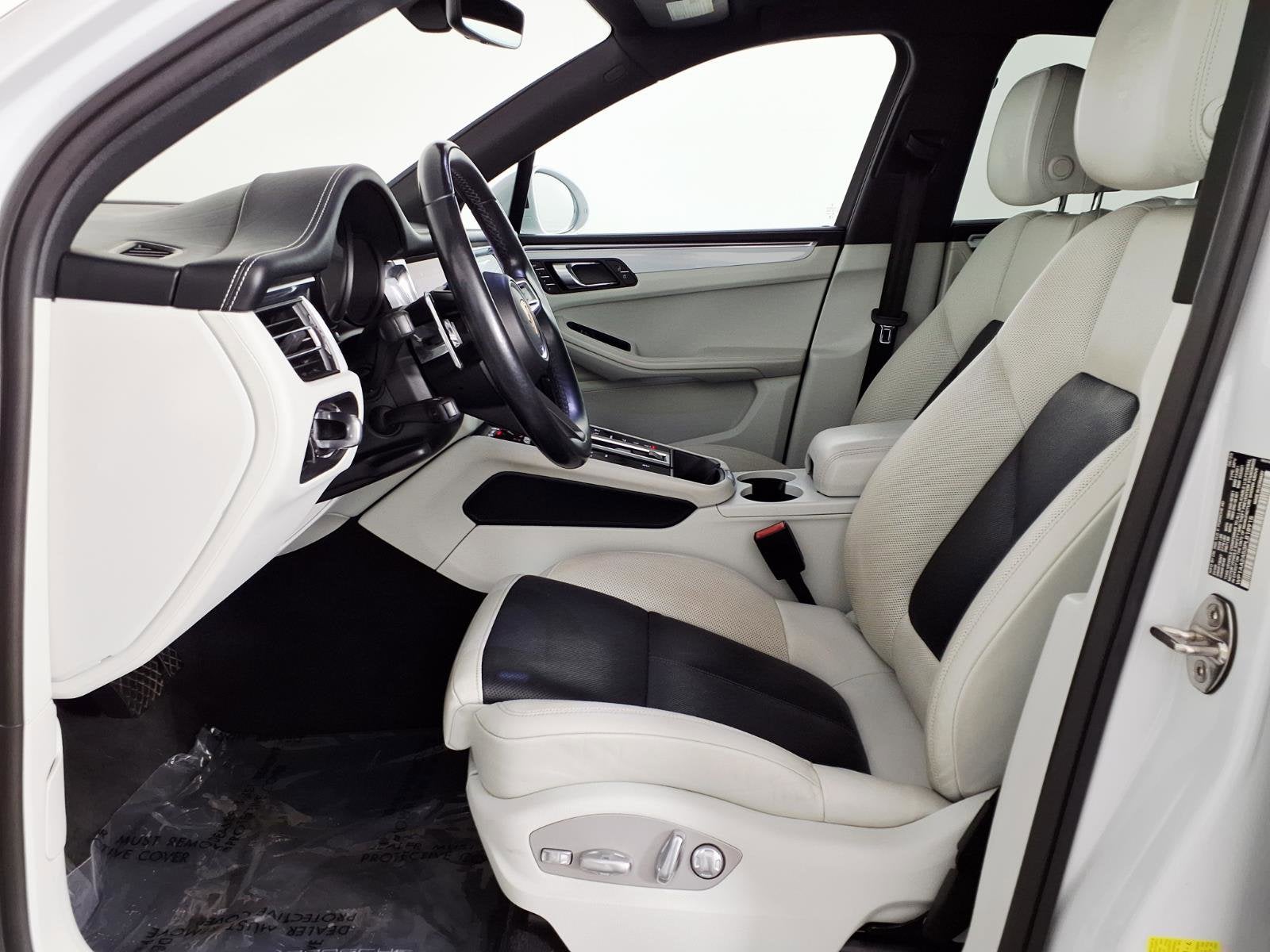 2023 Porsche Macan T