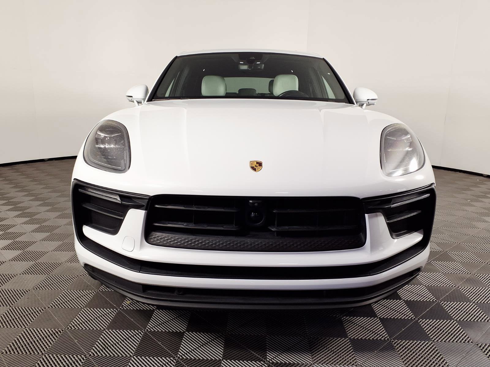 2023 Porsche Macan T