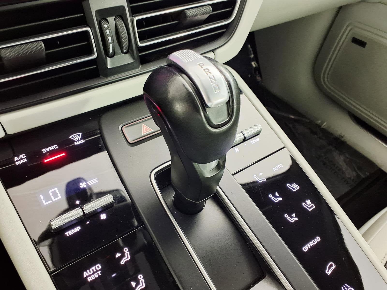 2023 Porsche Macan T
