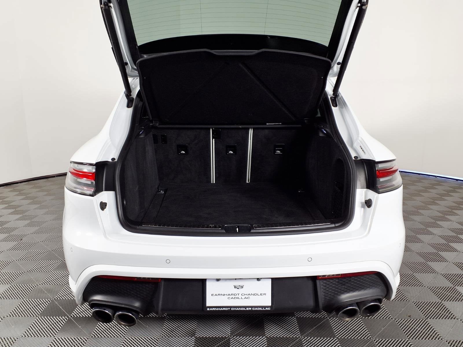 2023 Porsche Macan T
