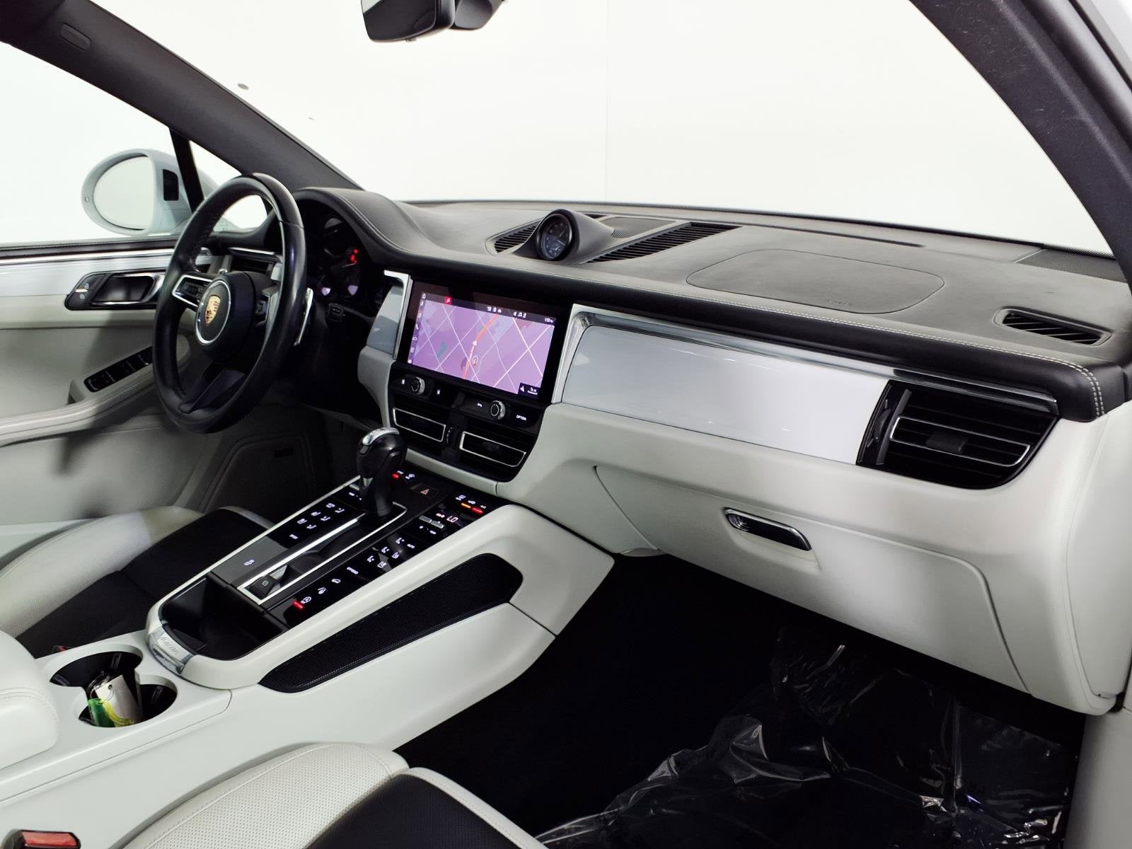 2023 Porsche Macan T