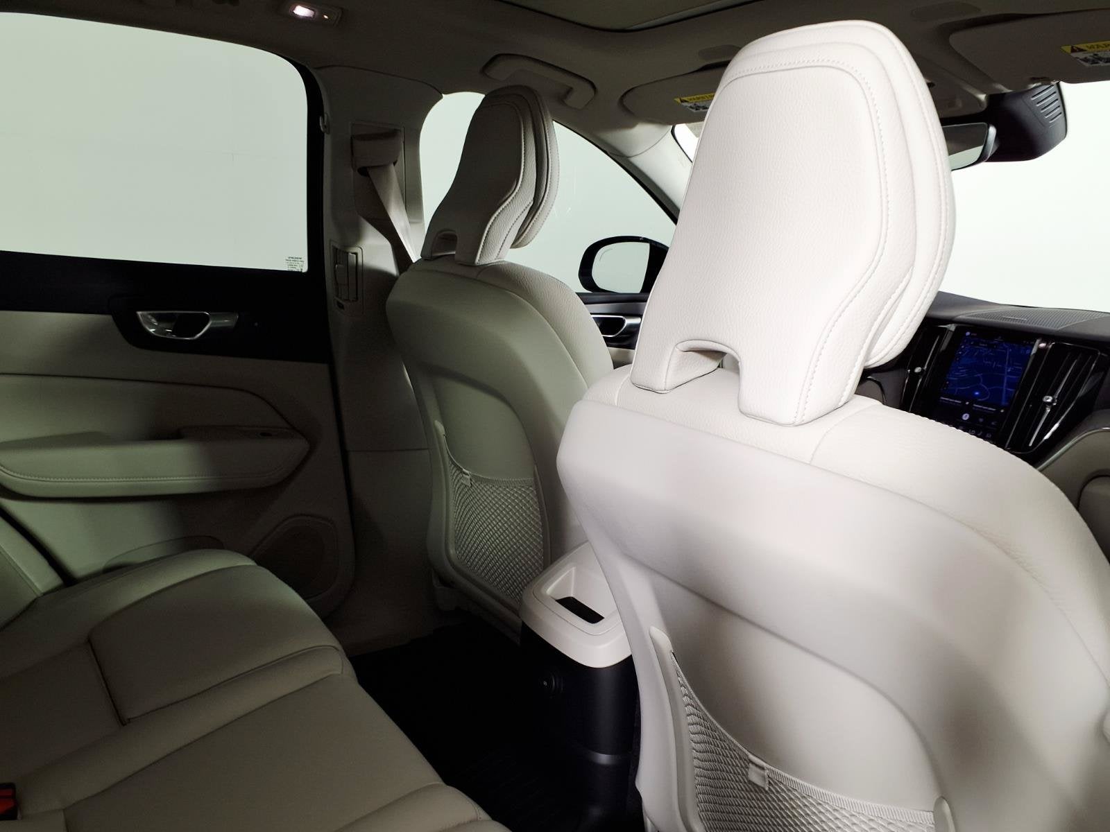 2023 Volvo XC60 Recharge Plug-In Hyb Plus Dark Theme