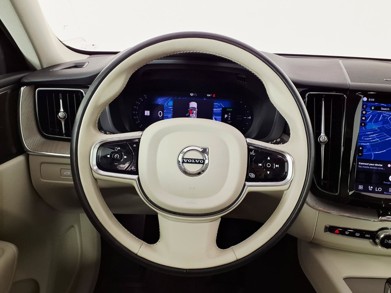2023 Volvo XC60 Recharge Plug-In Hyb Plus Dark Theme