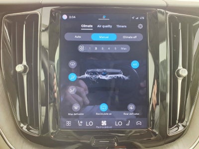 2023 Volvo XC60 Recharge Plug-In Hyb Plus Dark Theme