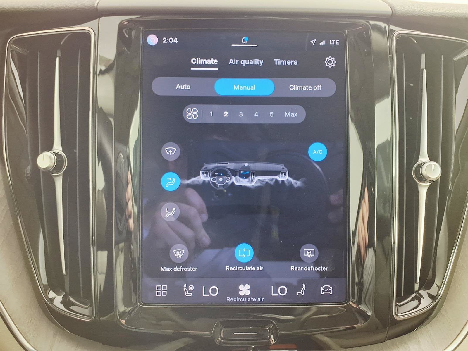 2023 Volvo XC60 Recharge Plug-In Hyb Plus Dark Theme