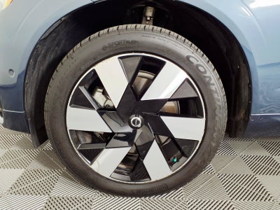 2023 Volvo XC60 Recharge Plug-In Hyb Plus Dark Theme
