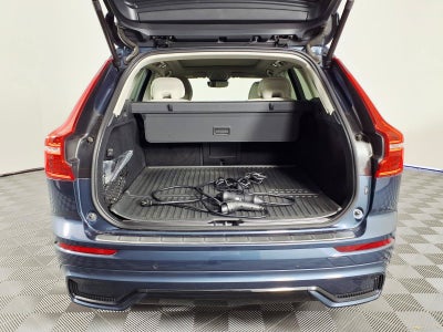 2023 Volvo XC60 Recharge Plug-In Hyb Plus Dark Theme